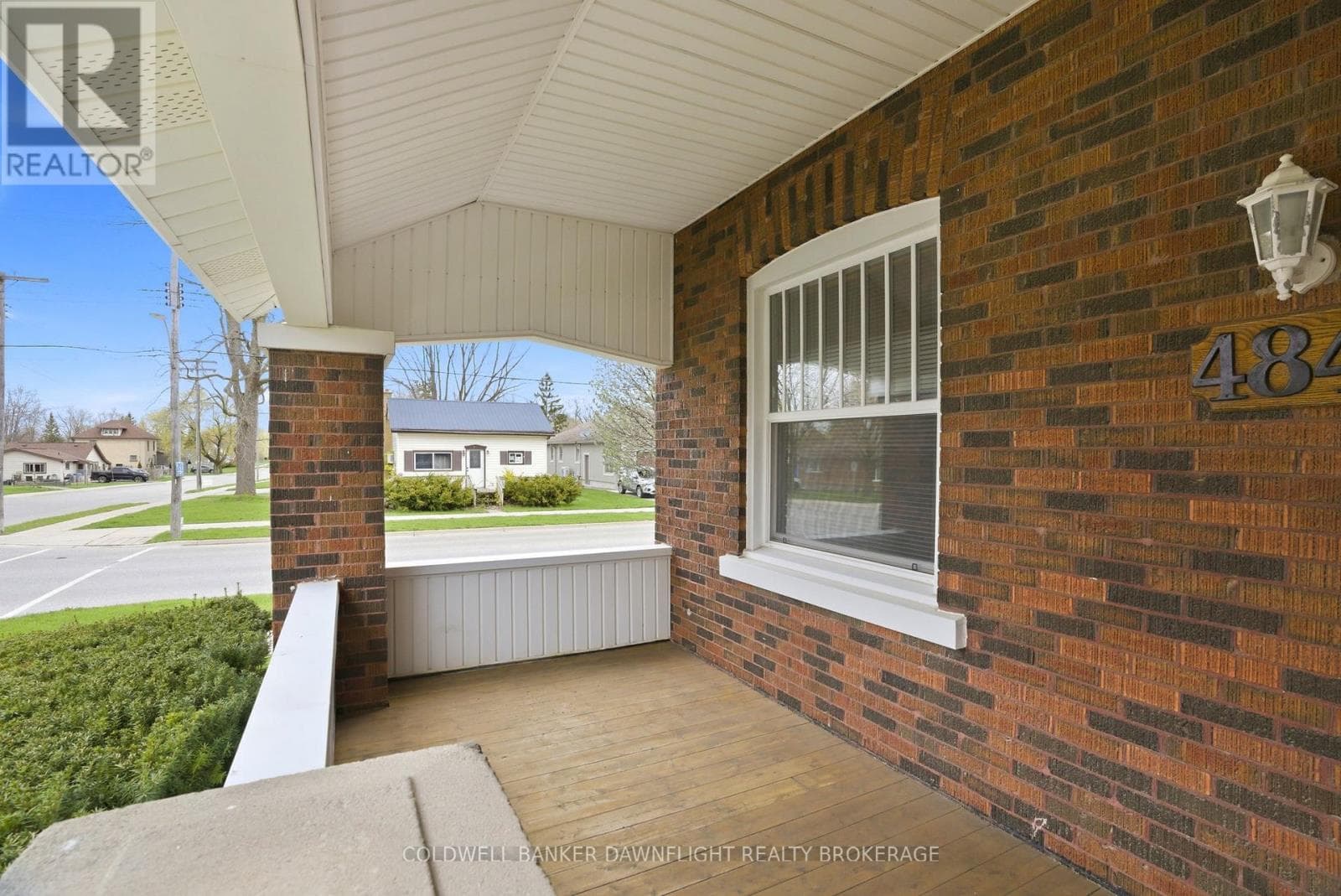 484 CARLING STREET photo 5