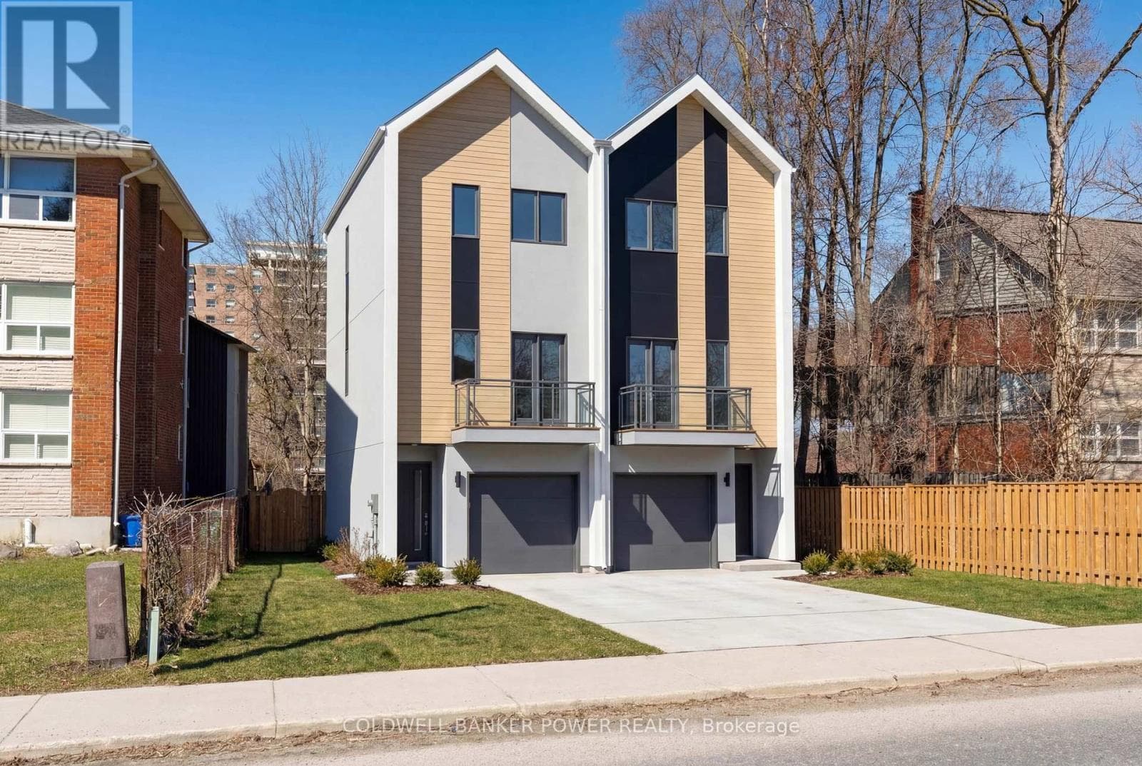656 HURON STREET photo 2