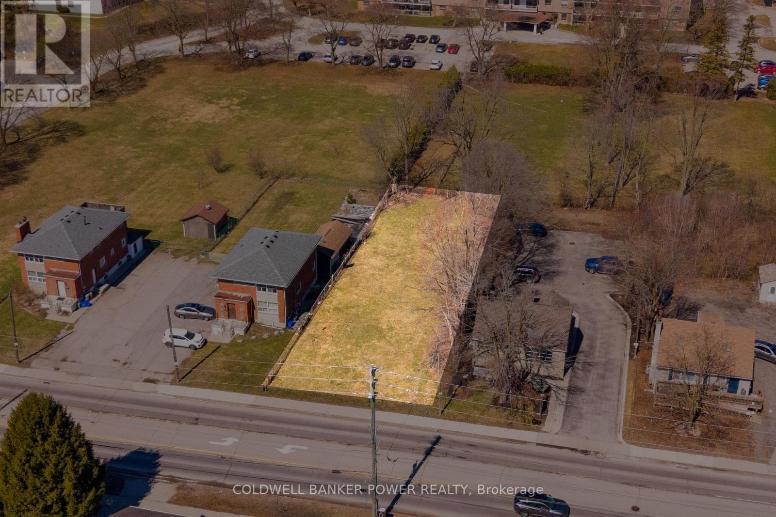 656 HURON STREET photo 3