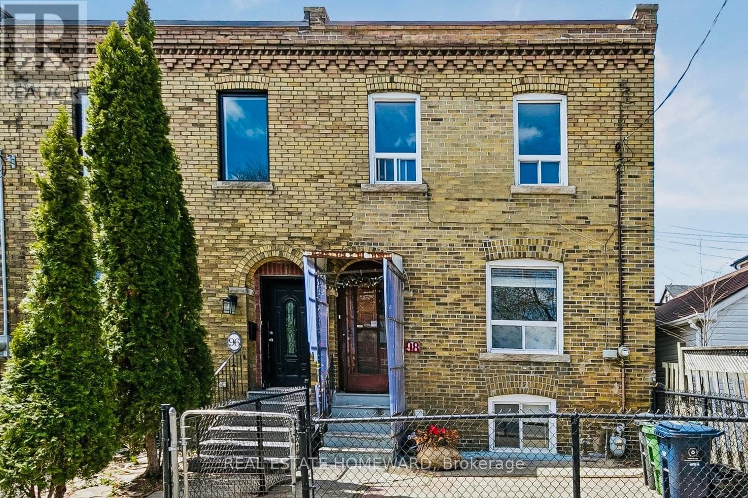 5 bed 2 bath single family at 98 VIA ITALIA — $749,999