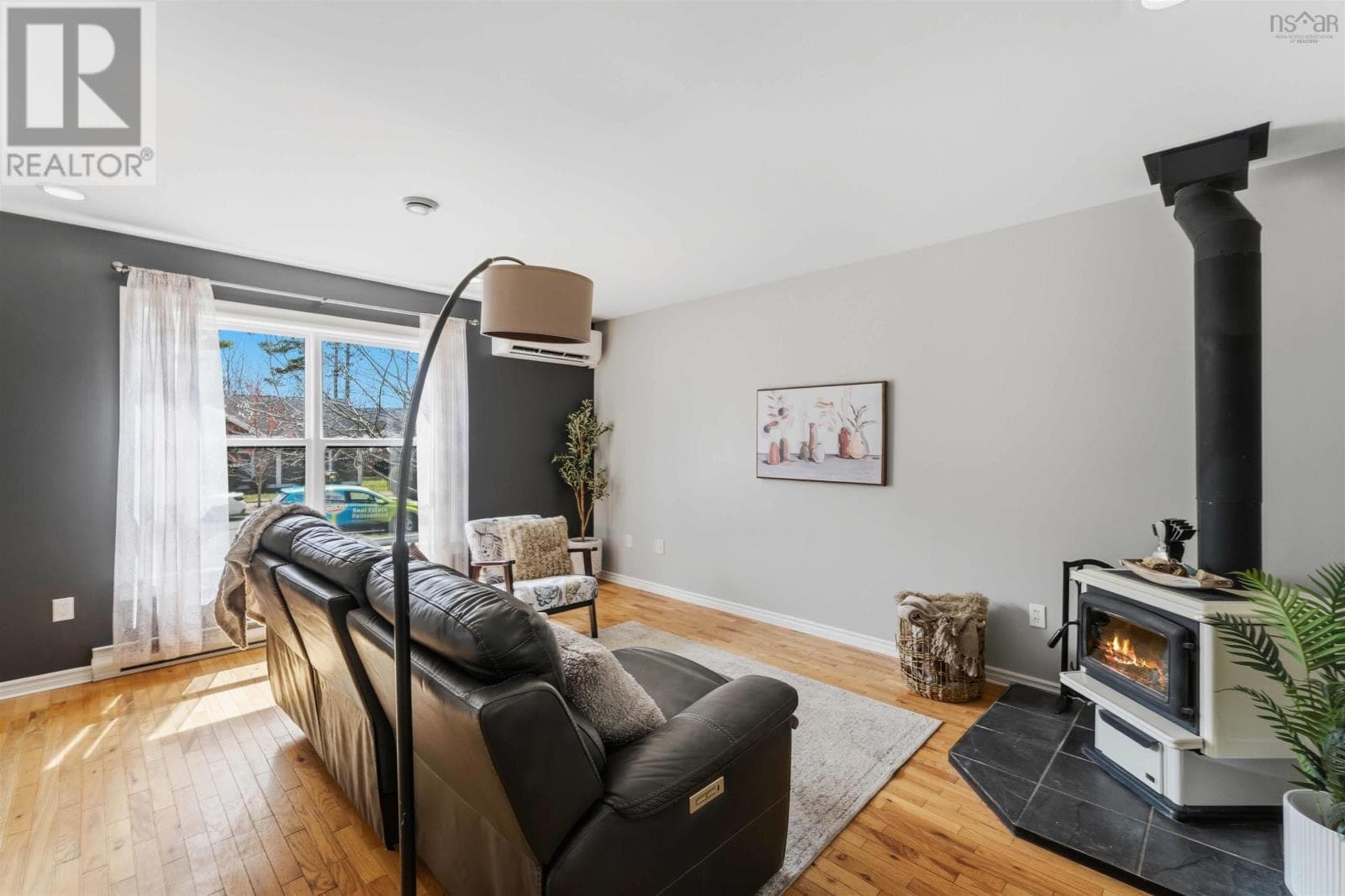 108 Terra Nova Drive photo 2