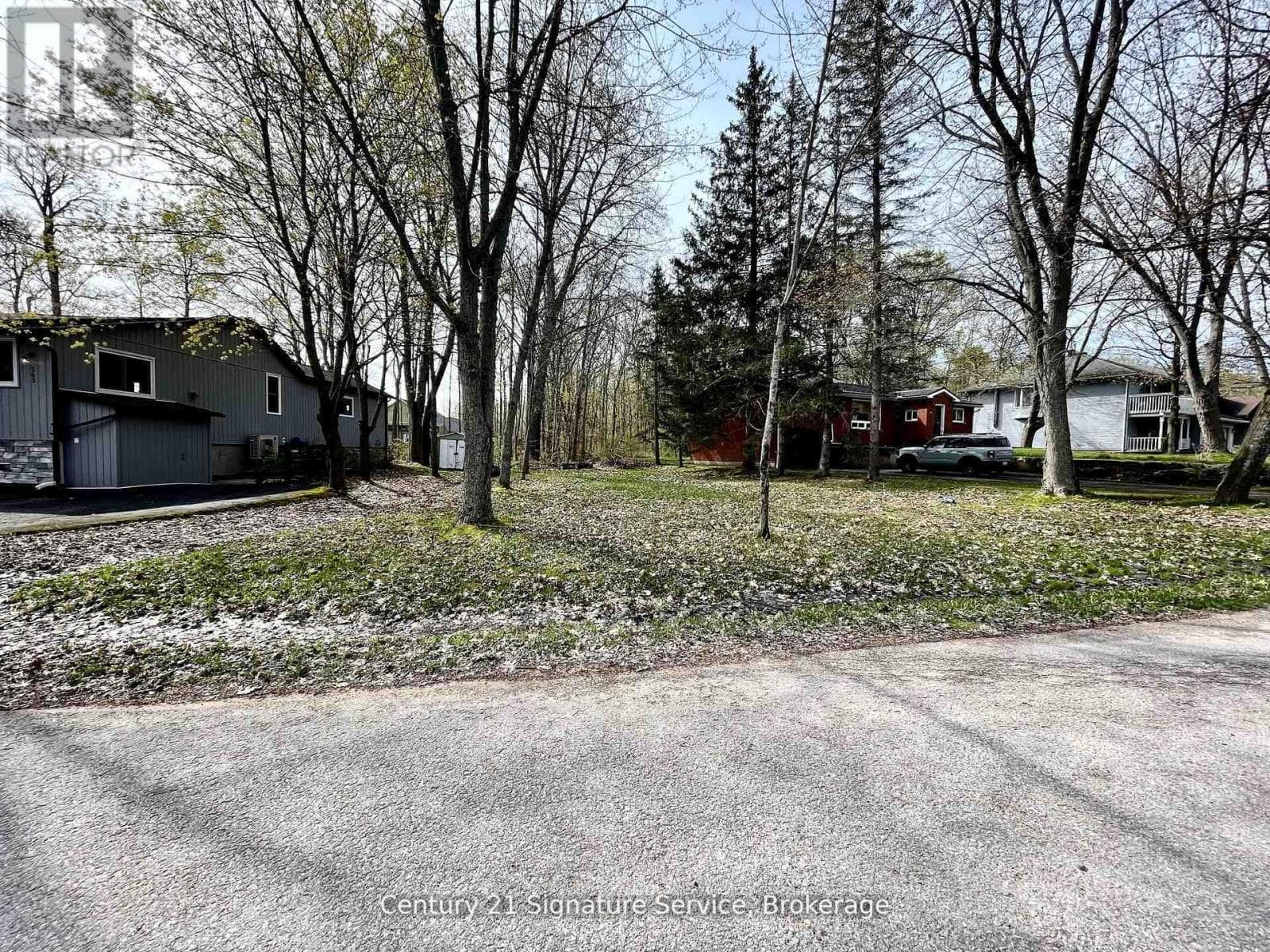257 ROBINS POINT ROAD photo 2