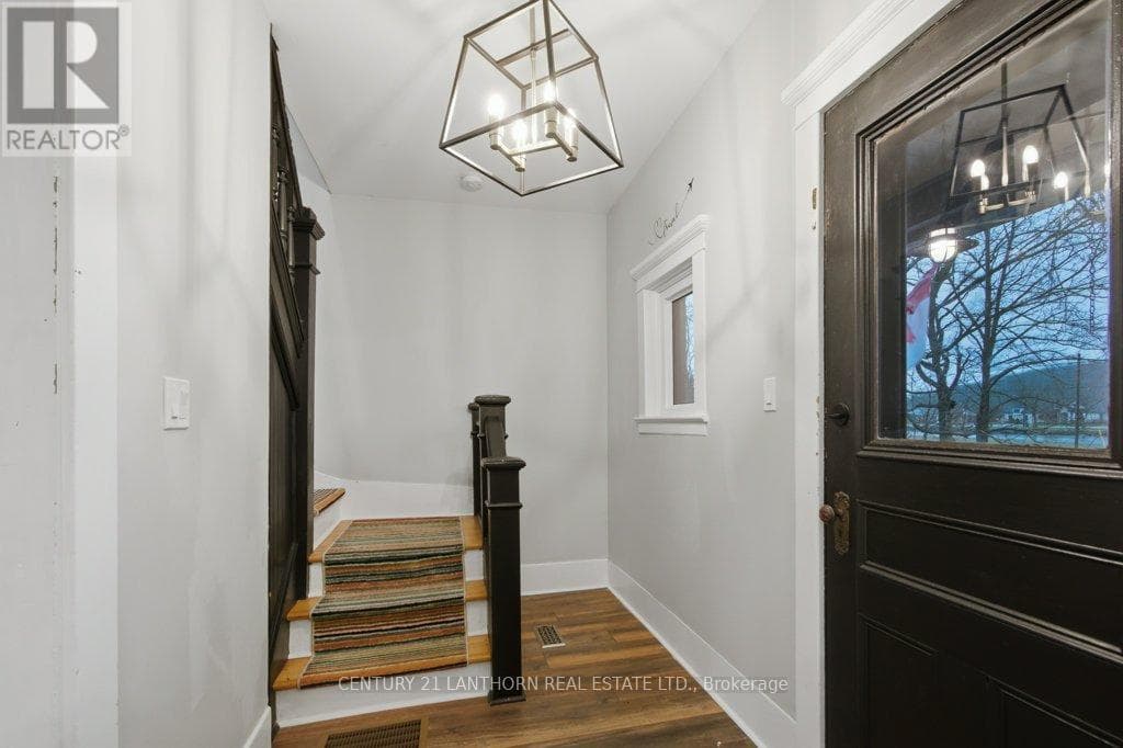 320 GRAND ROAD photo 2