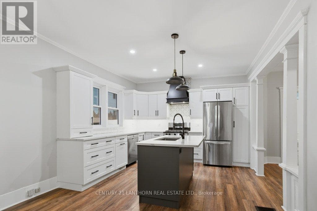 320 GRAND ROAD photo 4