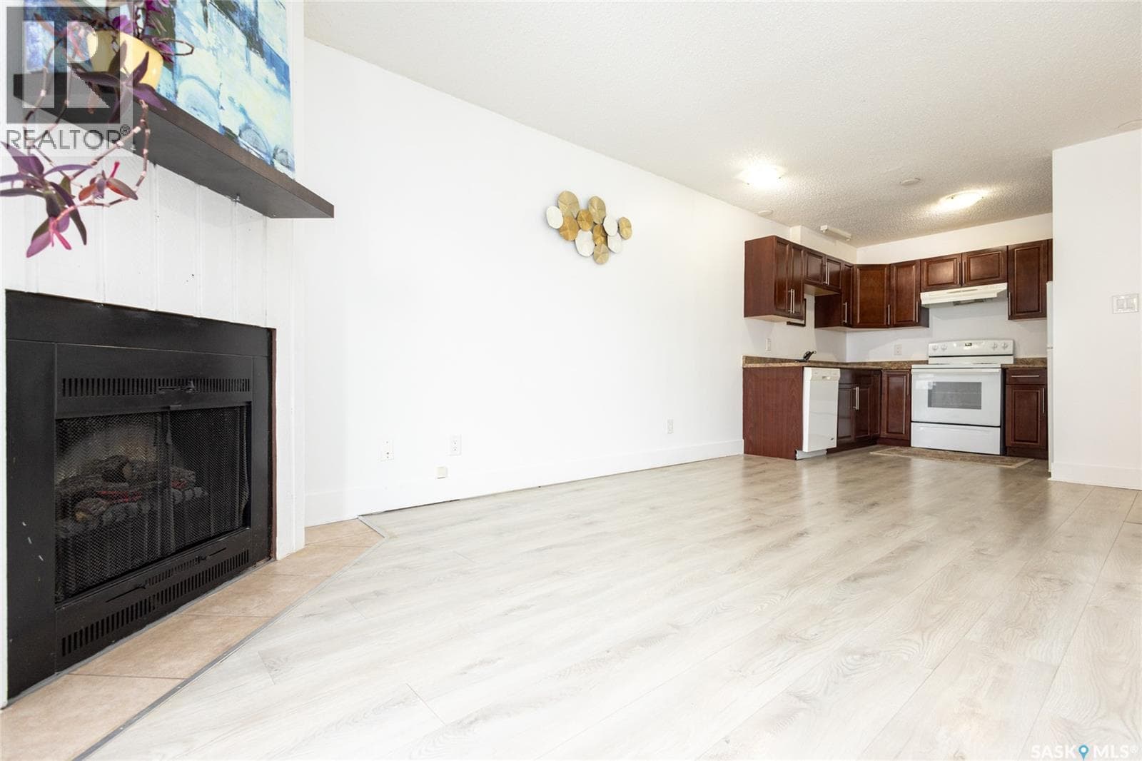 307 512 4th AVENUE N photo 4