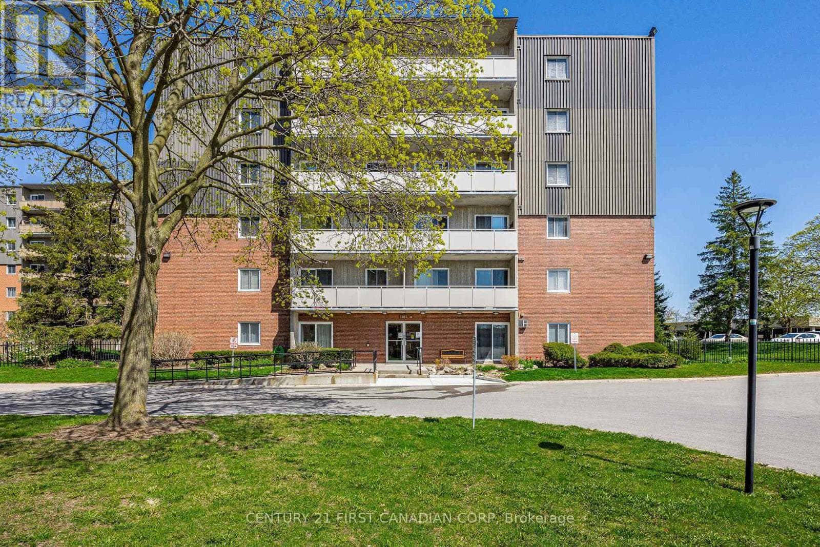 504 - 1104 JALNA BOULEVARD photo 2