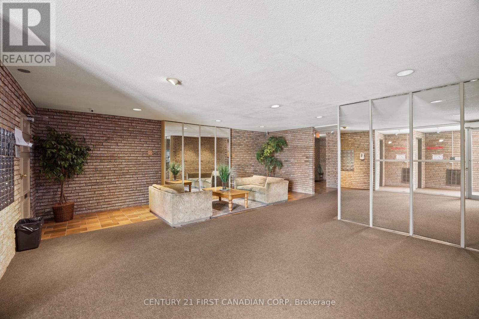 504 - 1104 JALNA BOULEVARD photo 3