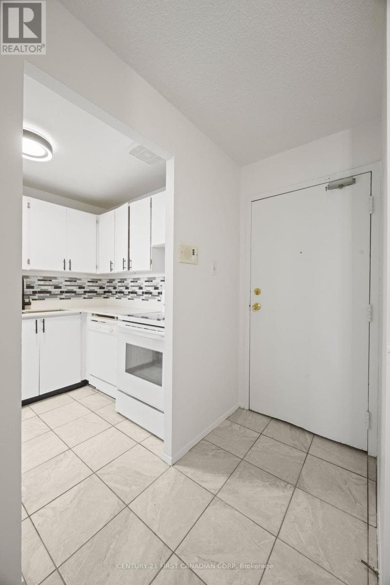 504 - 1104 JALNA BOULEVARD photo 5