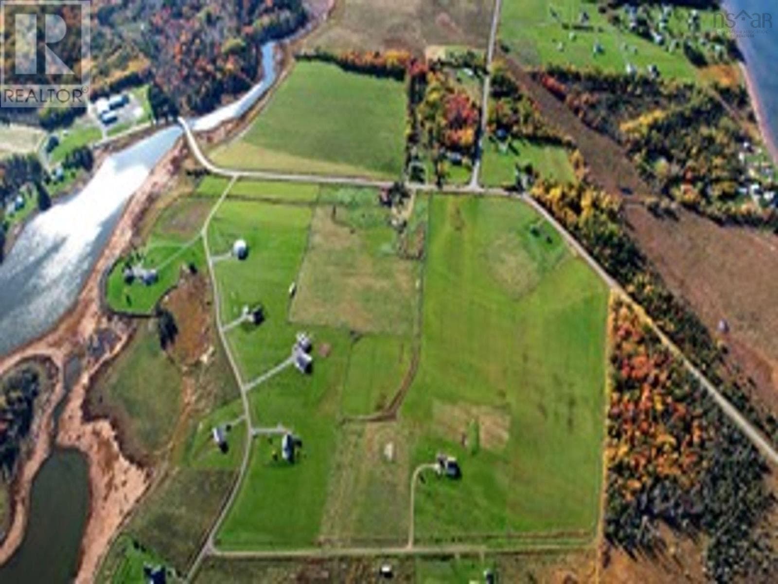 2-20 Schooner Lane photo 4