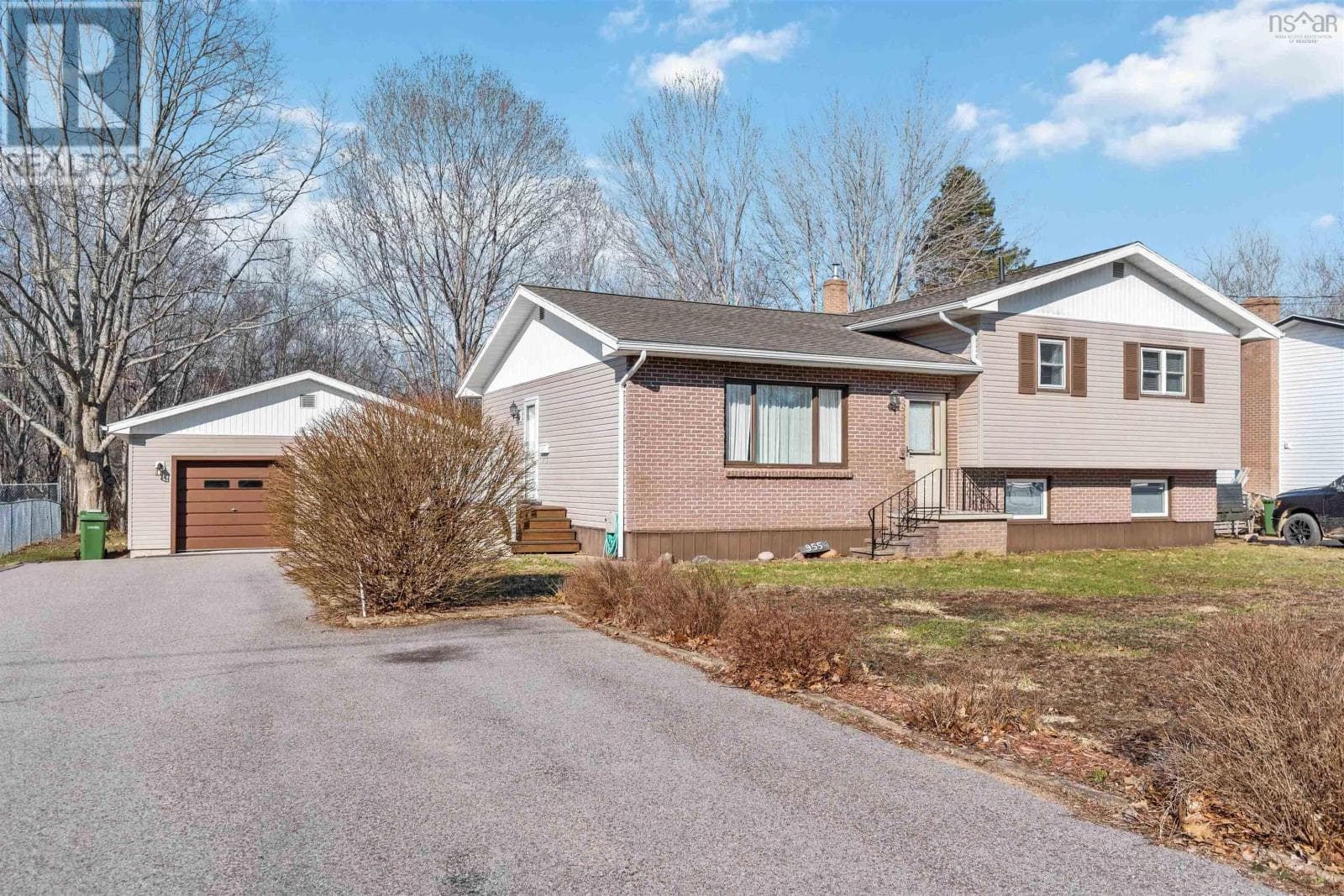 3 bed 2 bath single family at 955 Labrador Lane — $395,000