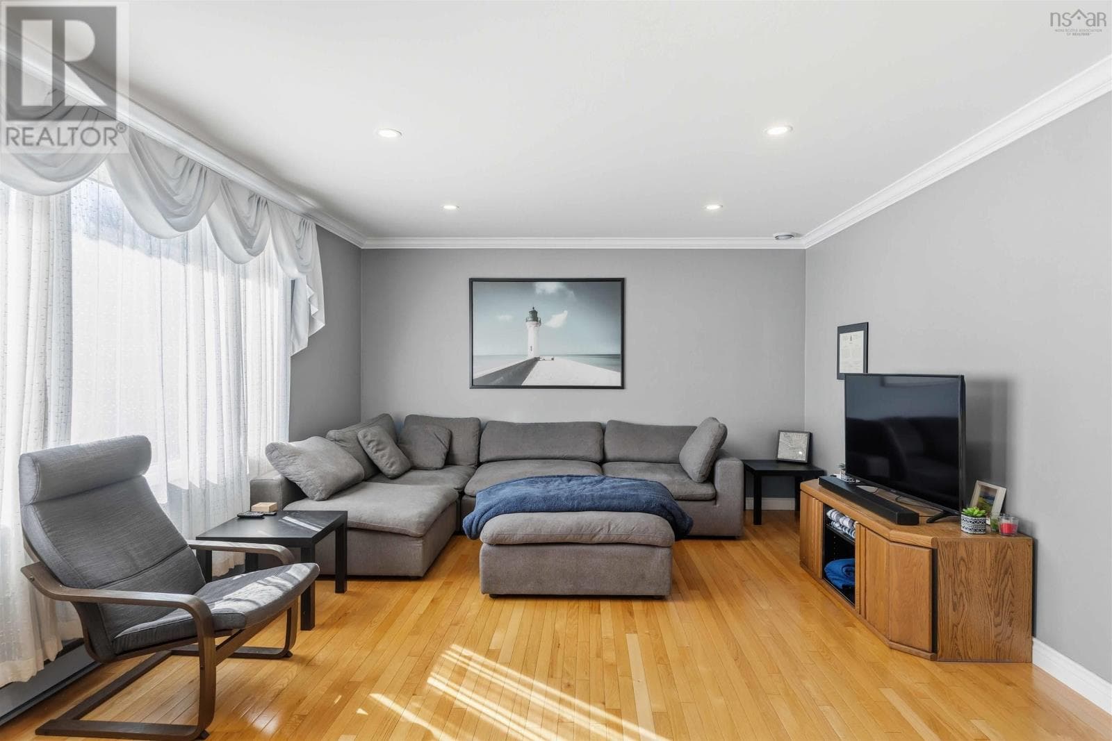 955 Labrador Lane photo 4