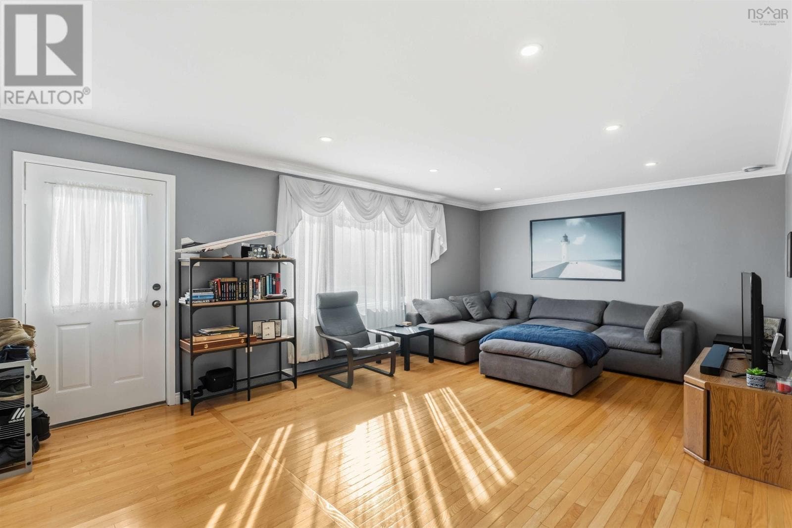 955 Labrador Lane photo 3