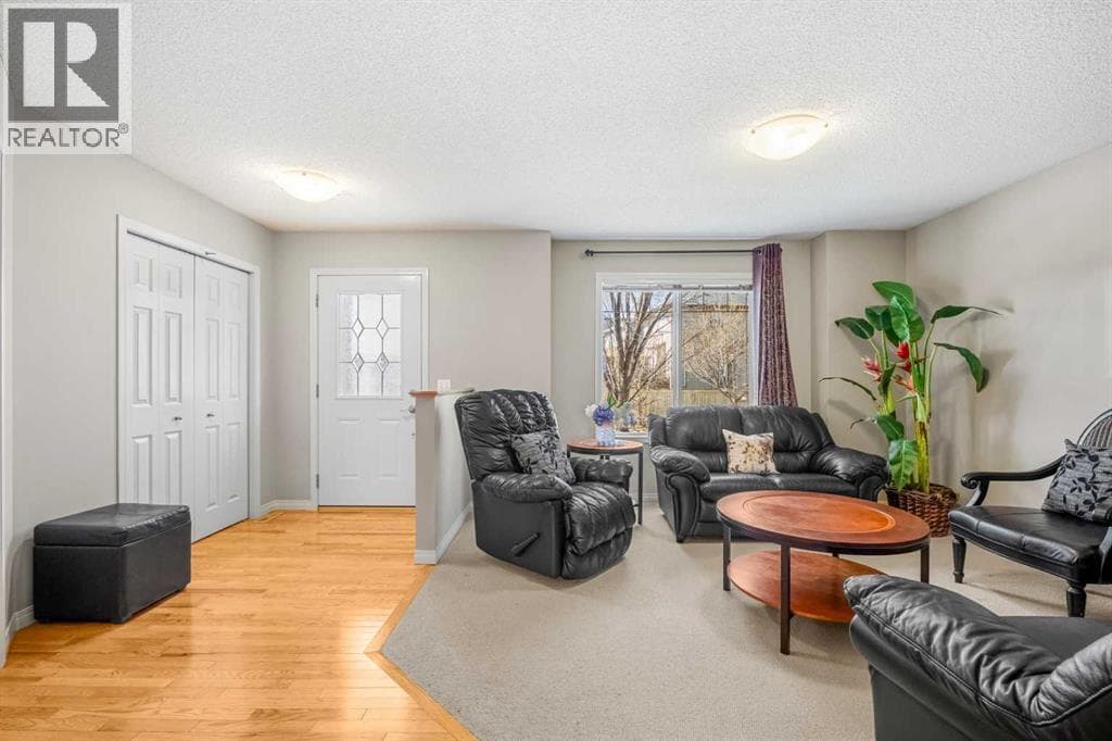 83 Saddlebrook Gardens NE photo 2