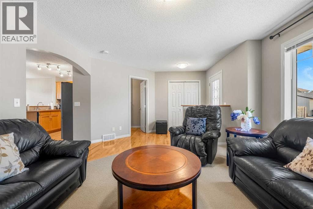 83 Saddlebrook Gardens NE photo 4