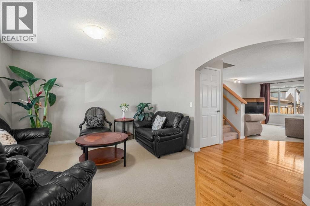 83 Saddlebrook Gardens NE photo 5