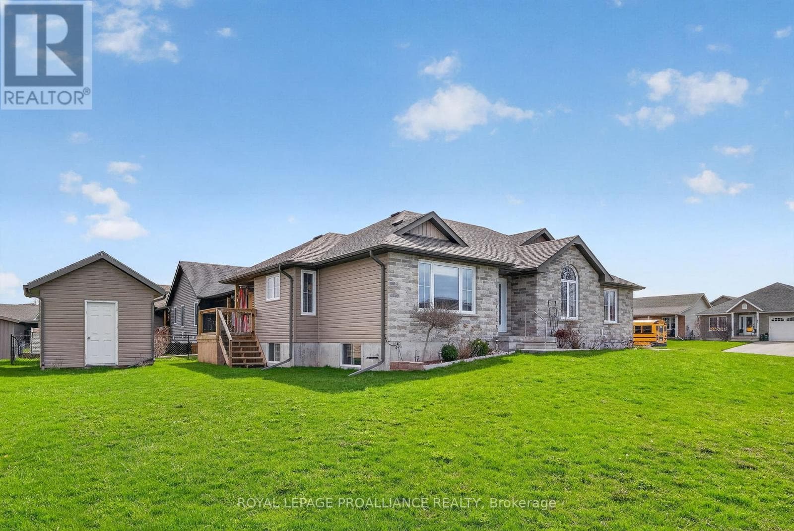 3 bed 2 bath single family at 47 ARTHUR STREET — $654,900