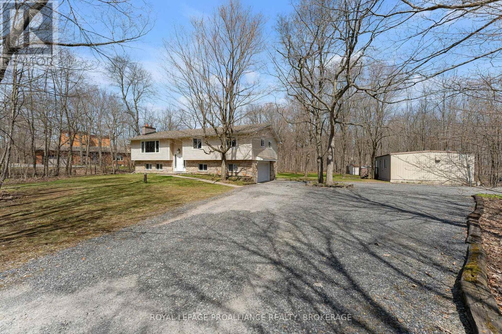 1780 MIDDLE ROAD photo 2