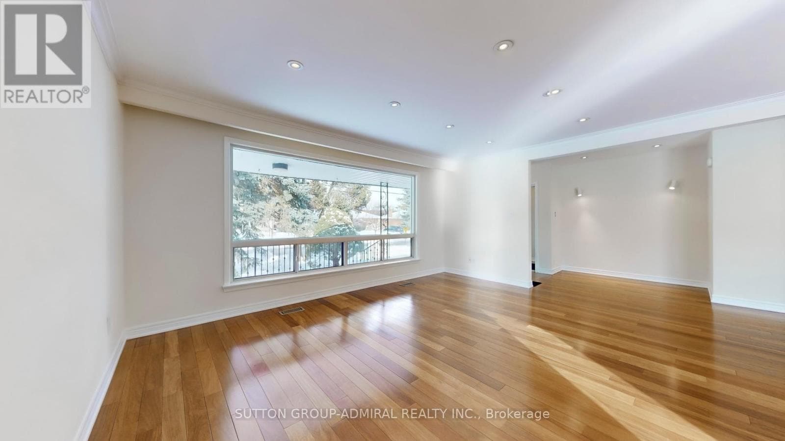 129 CRESTWOOD ROAD photo 3