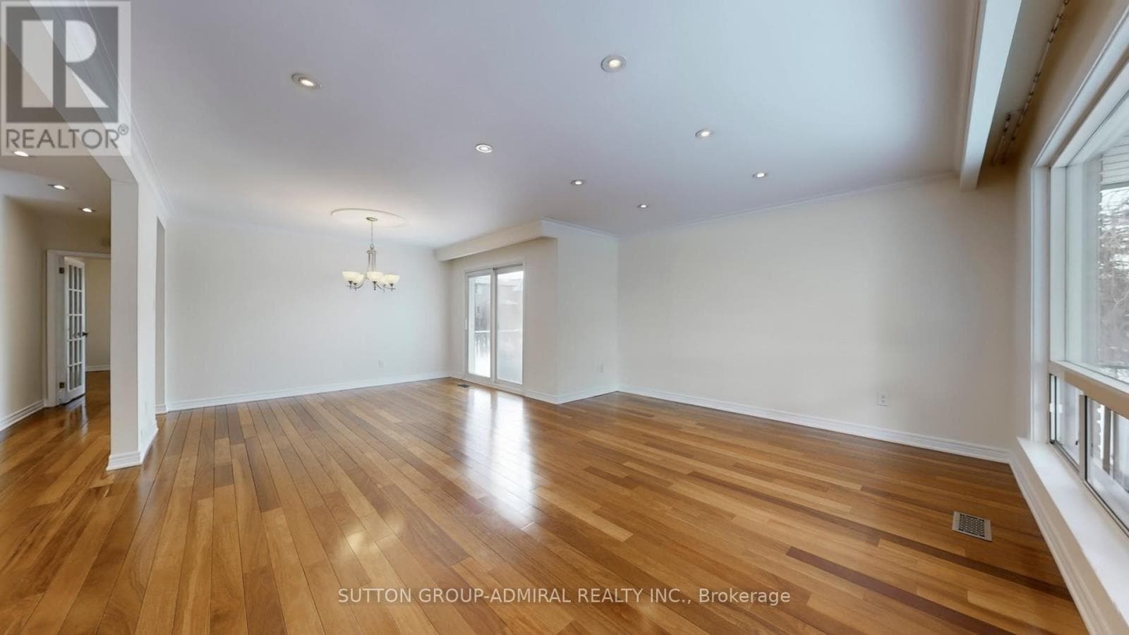 129 CRESTWOOD ROAD photo 5