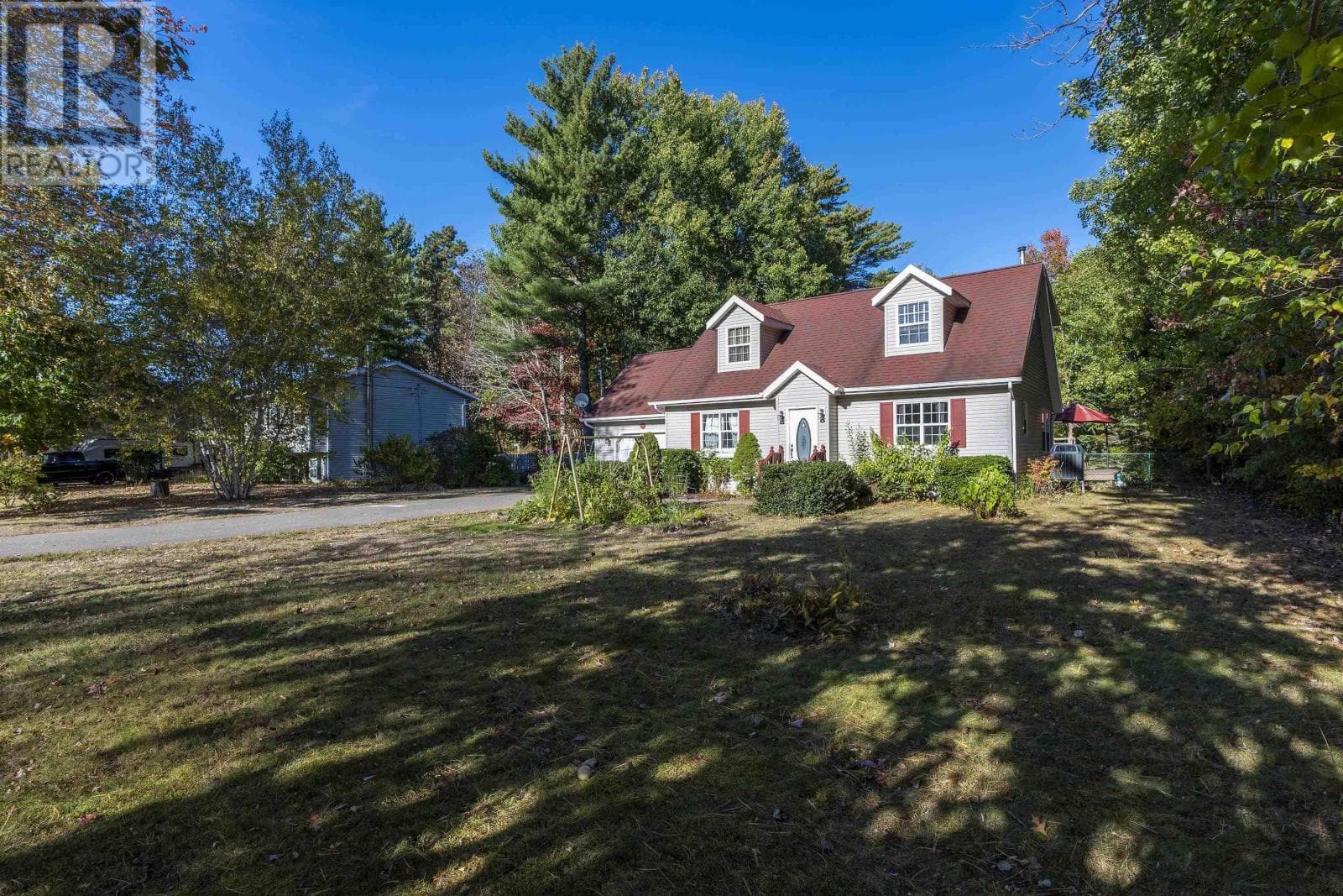 29 Robie Avenue photo 3