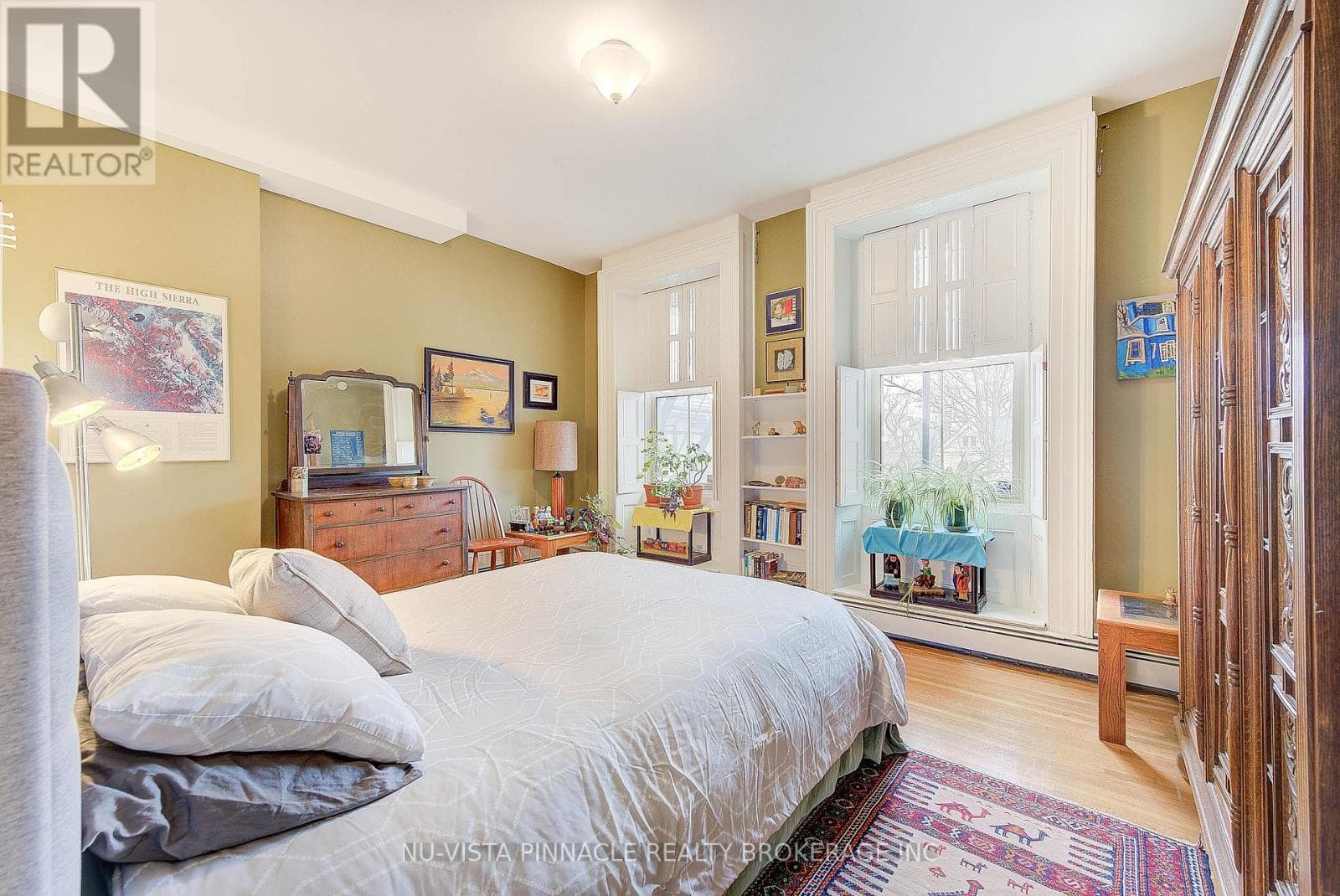 5 - 49 RIDOUT STREET S photo 4