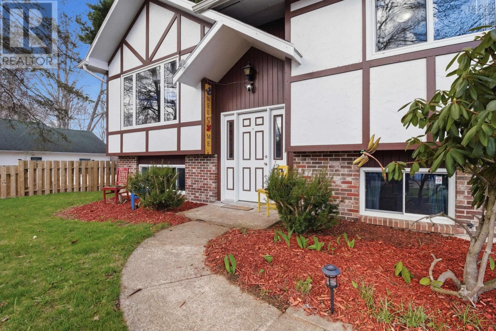 827 Otter Drive photo 3