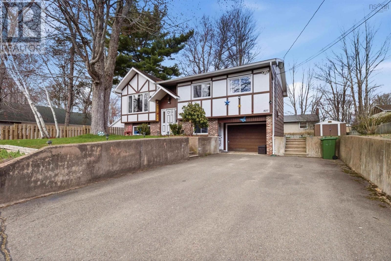 827 Otter Drive photo 2