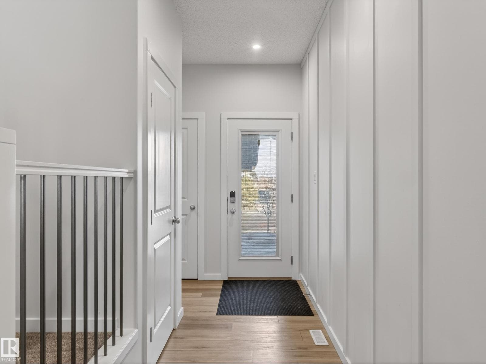 9 PROSPECT PL photo 3