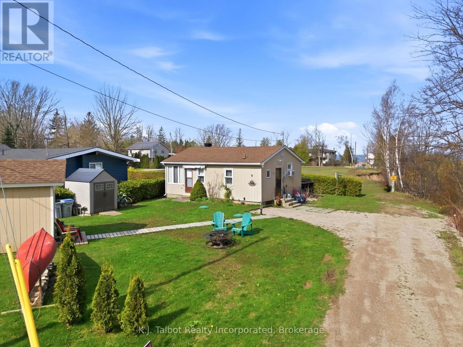 9 RAVINE PARK ROAD N photo 2