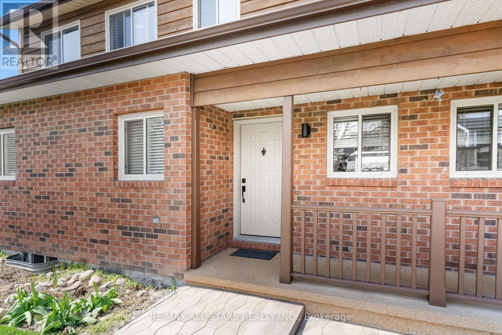 97 CEDAR GROVE DRIVE photo 3