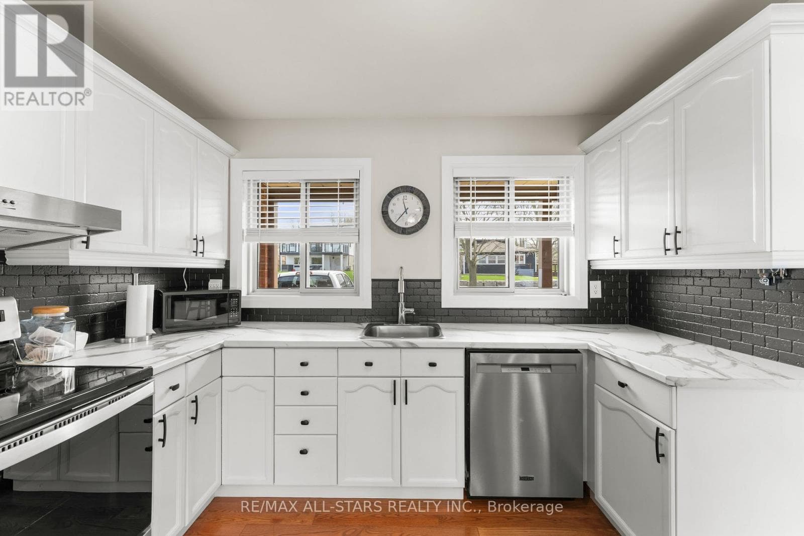 97 CEDAR GROVE DRIVE photo 8