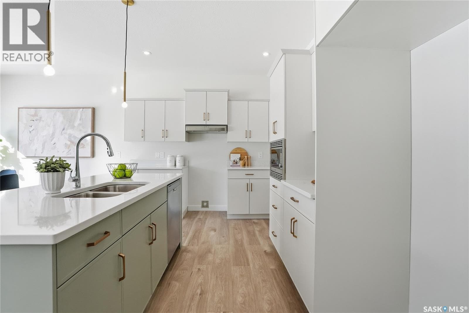 322 Katz AVENUE photo 6