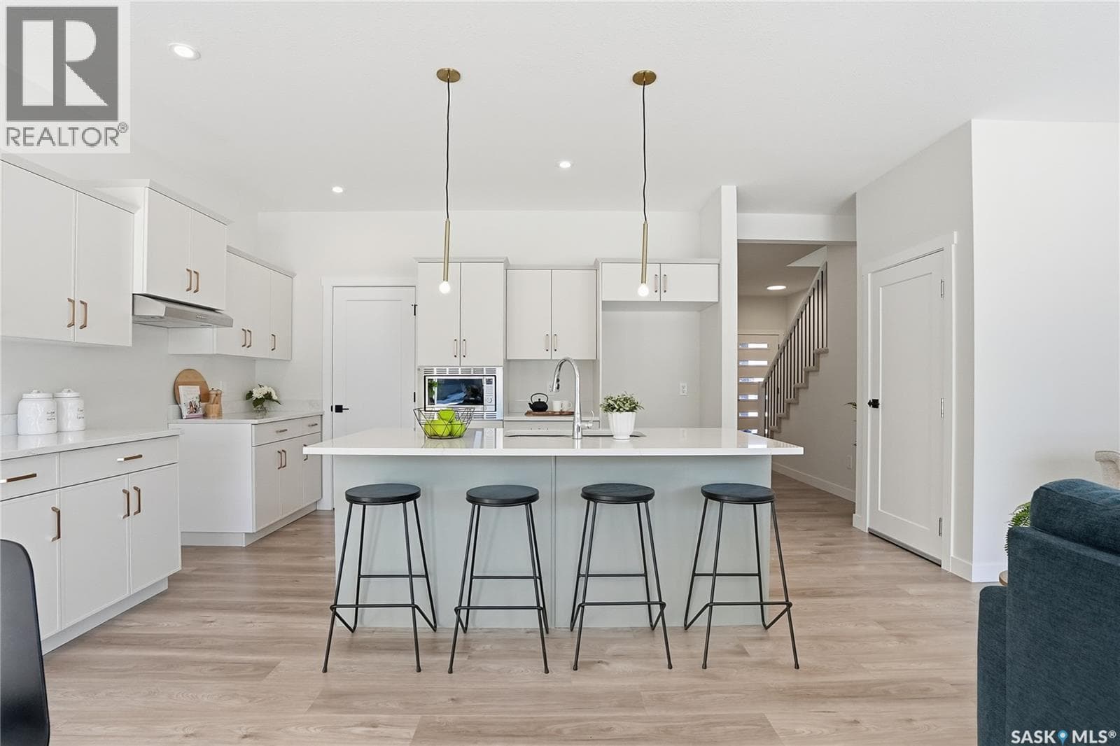 322 Katz AVENUE photo 8