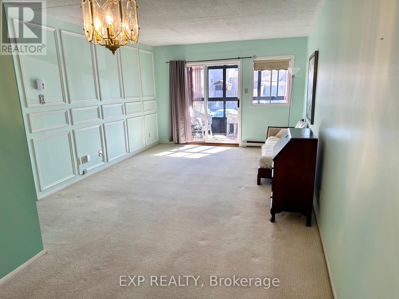 208 - 15 FINDLAY AVENUE photo 5