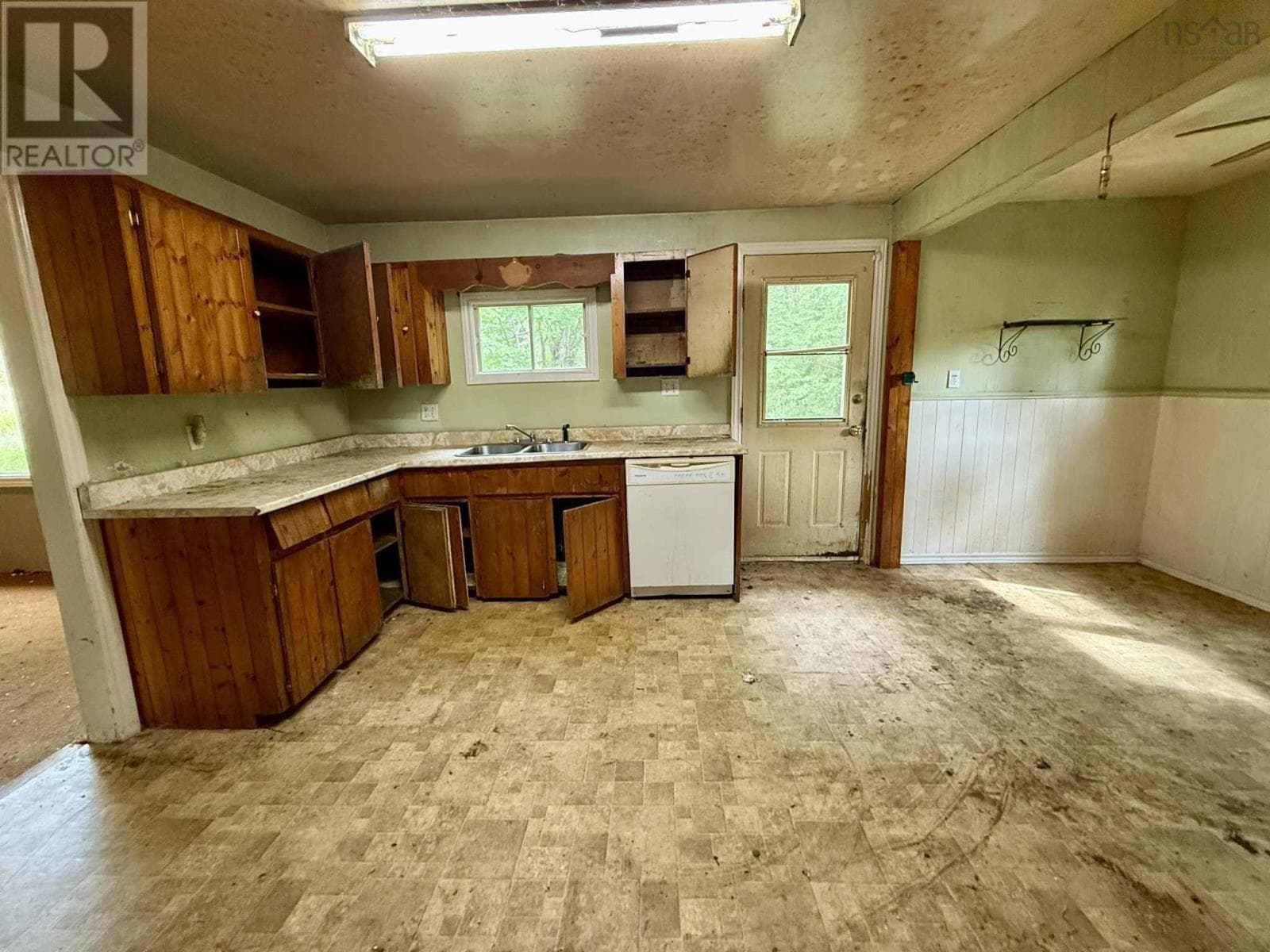 487 Saunders Road photo 4
