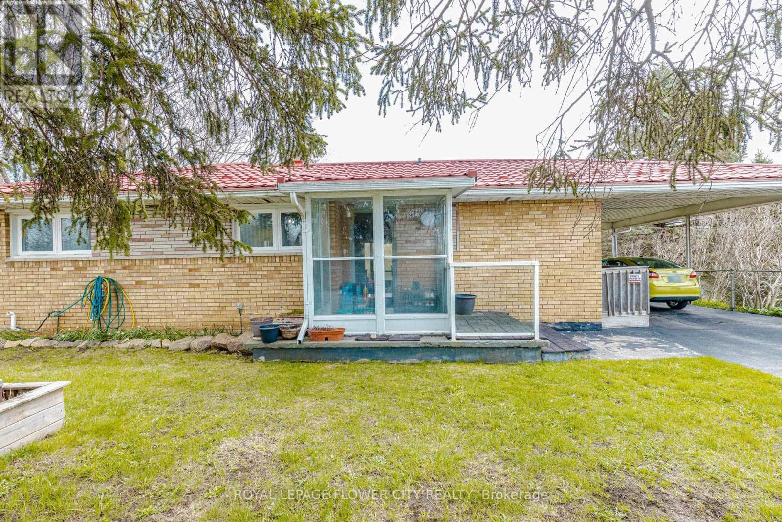 1433 FANSHAWE PARK ROAD E photo 2