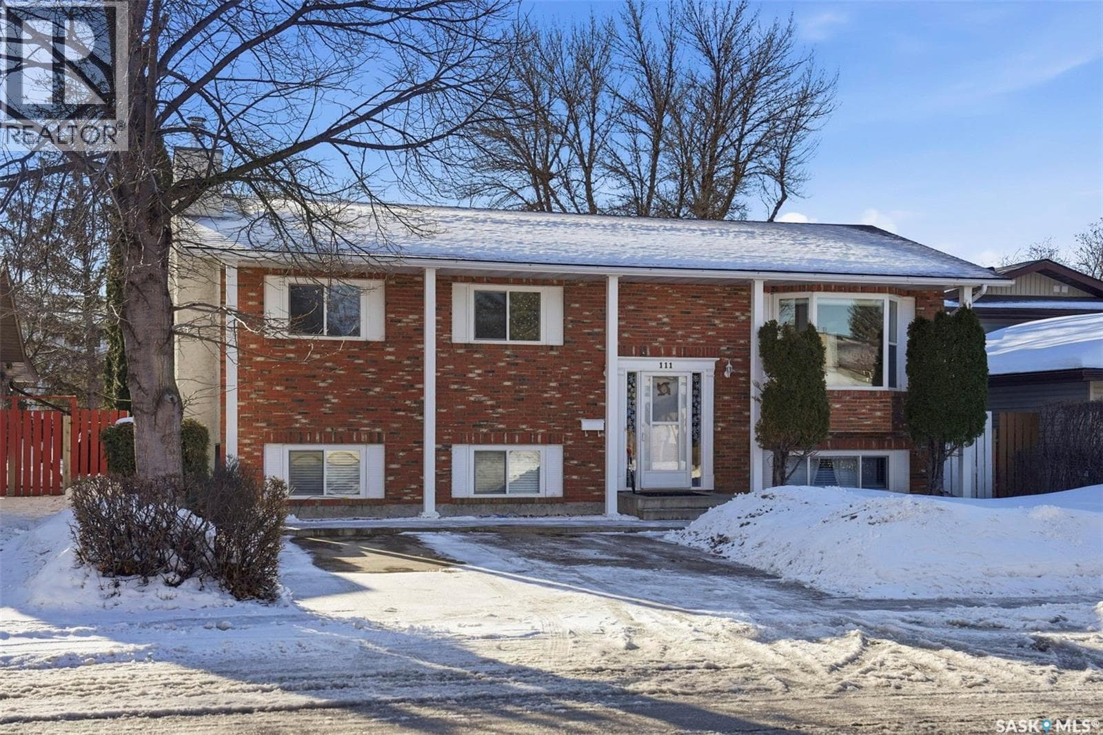 111 Gustin CRESCENT