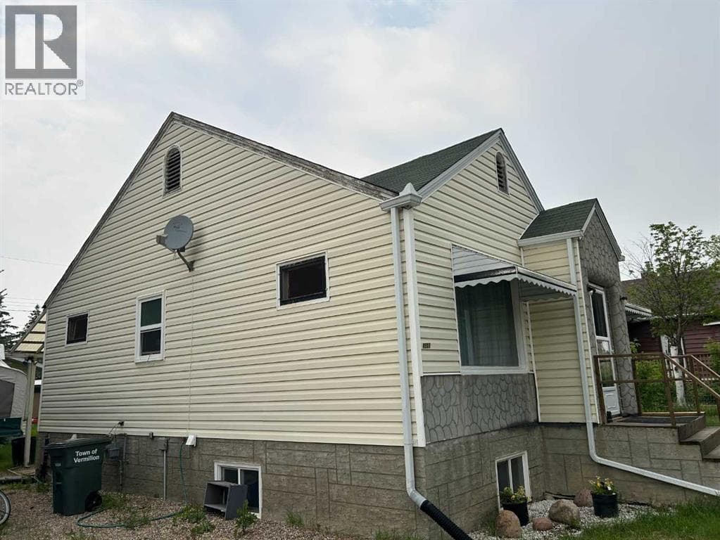 4517 53 Street photo 3