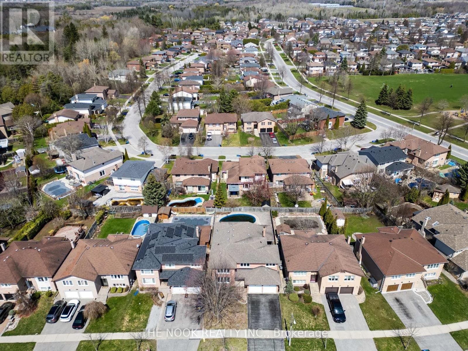 98 DEVONDALE STREET photo 4