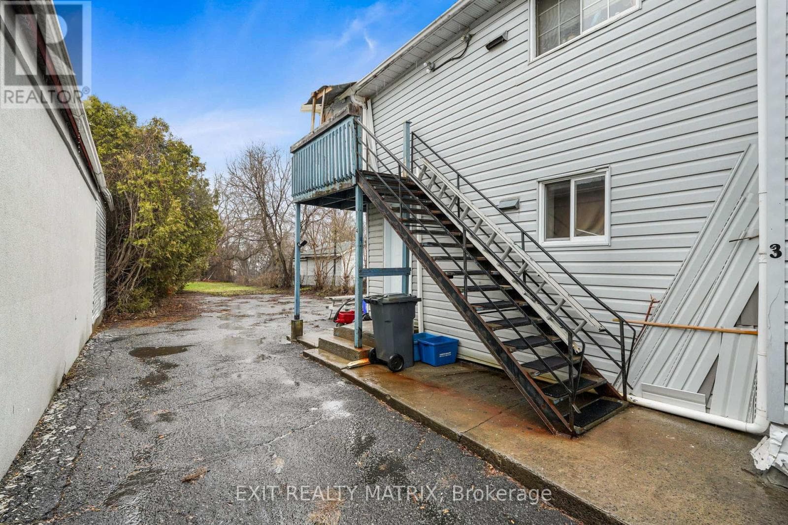749 REGENT STREET photo 3
