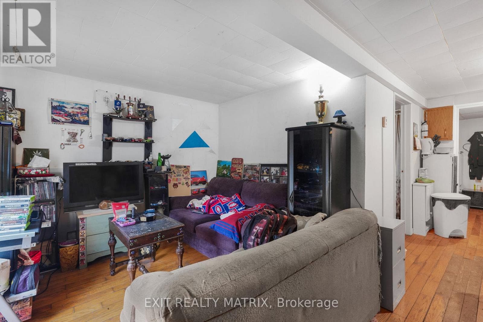 749 REGENT STREET photo 5