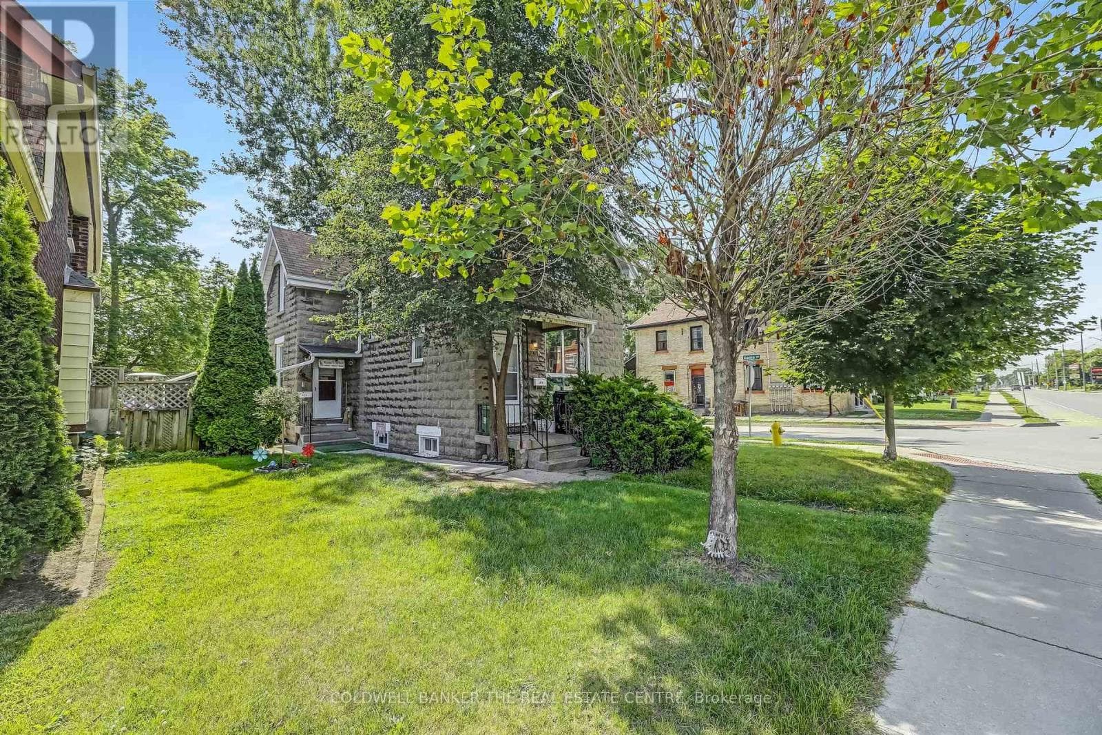 281 EGERTON STREET photo 2