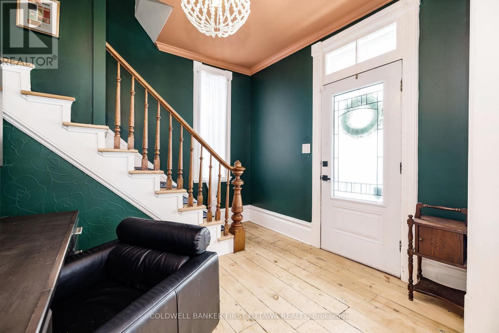 133 NELSON STREET E photo 4