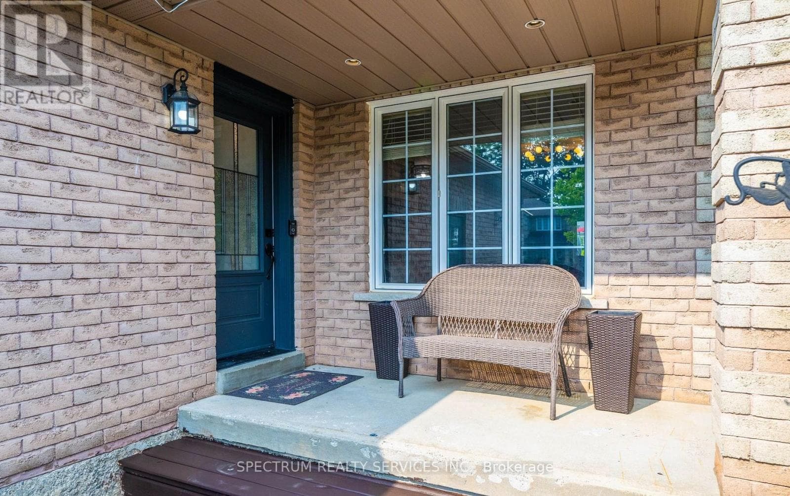 54 NORTHVIEW CRESCENT photo 3