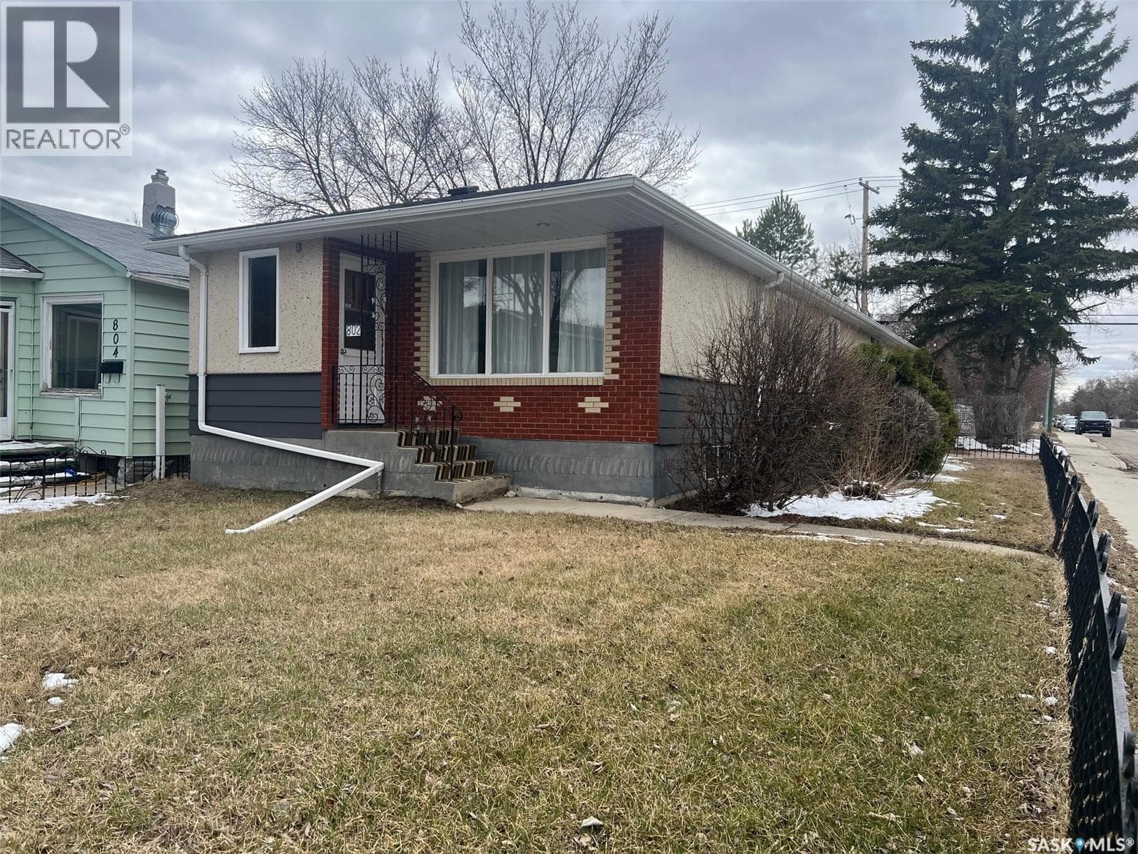 802 PRINCESS STREET