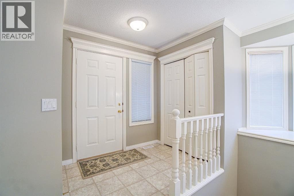 26 Skyline Crescent photo 3