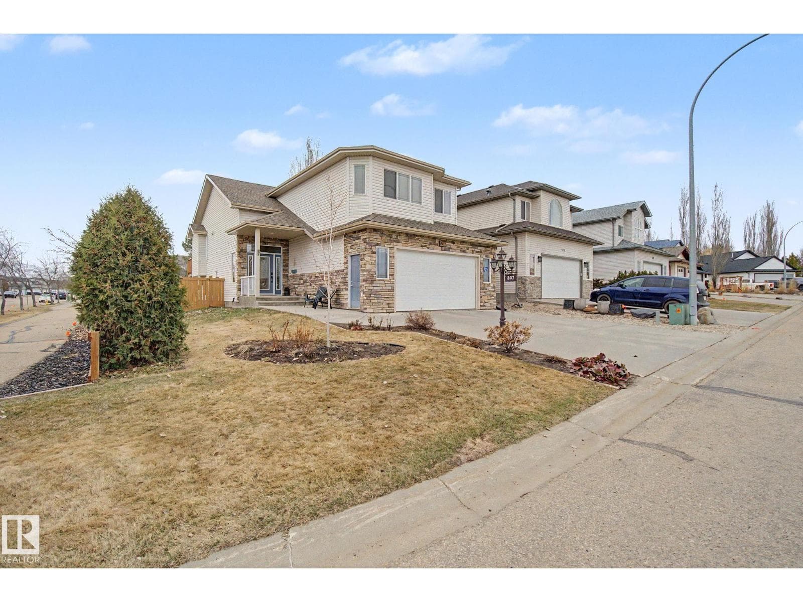 4 bed 3 bath single family at 807 OAKLAND PL — $544,900