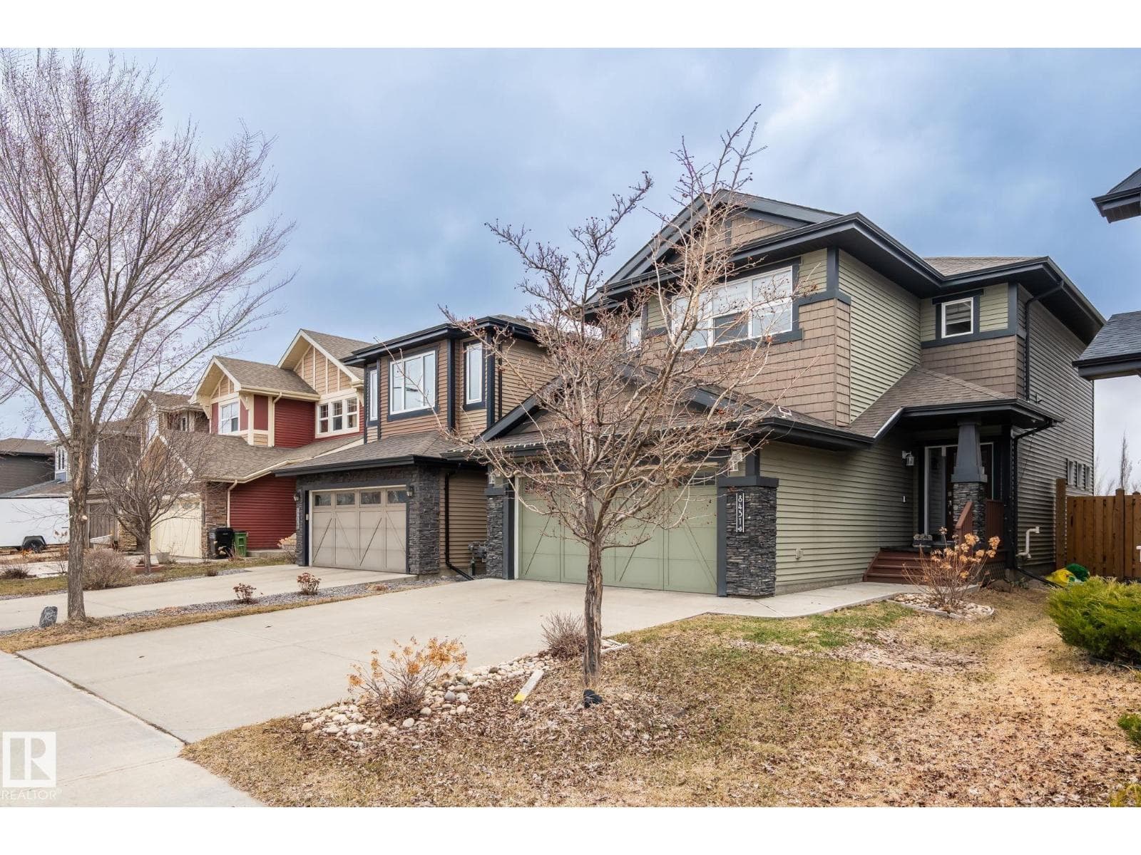 8431 216 ST NW NW — photo 3