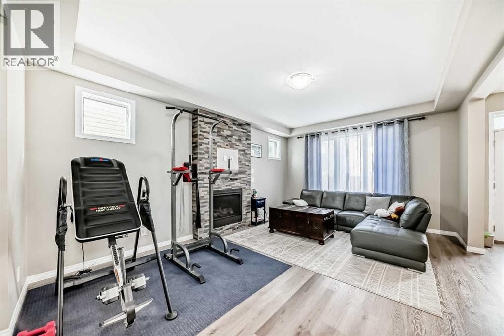 43 Carrington Crescent NW photo 10