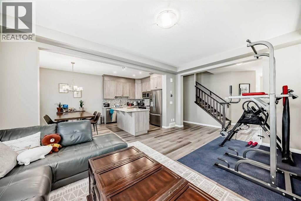 43 Carrington Crescent NW photo 11